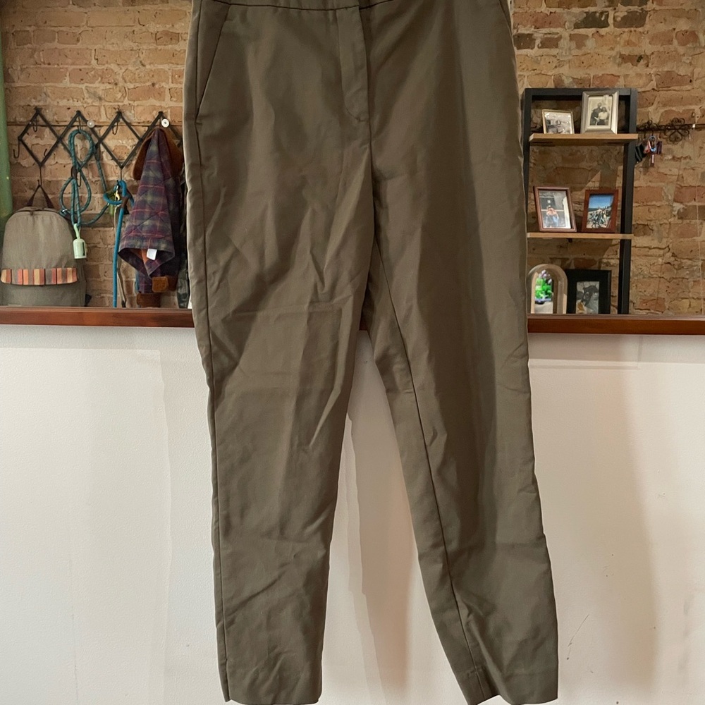H&M Green Ankle Cropped Pants
